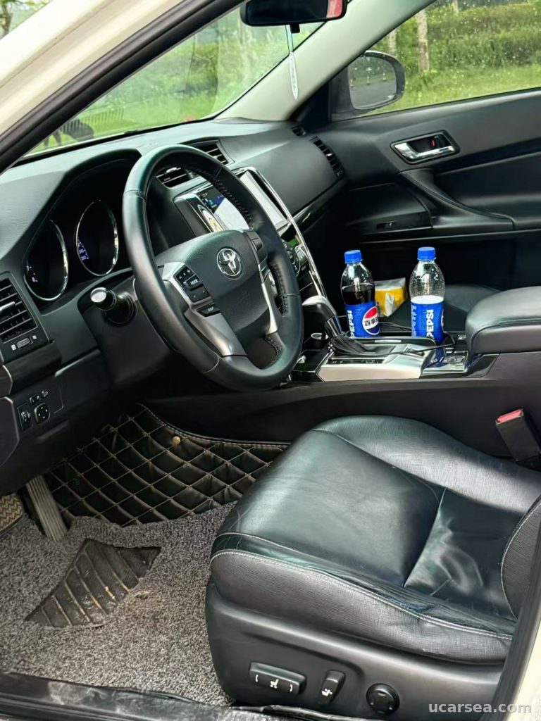 Toyota 2010 2.5V photo 3
