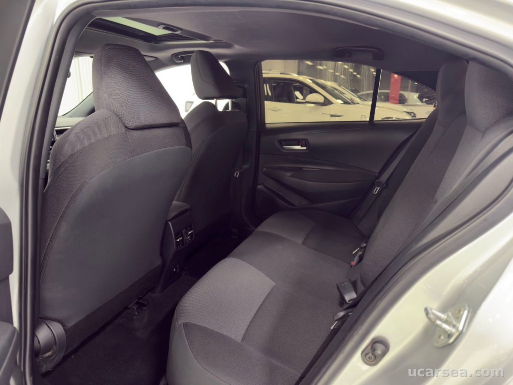 Toyota 2022 185T Luxury photo 4