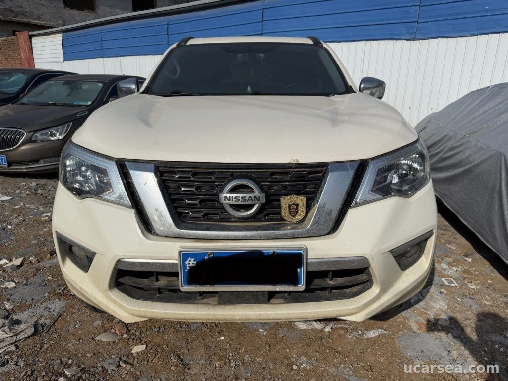 Nissan 2020 Luxury photo 1