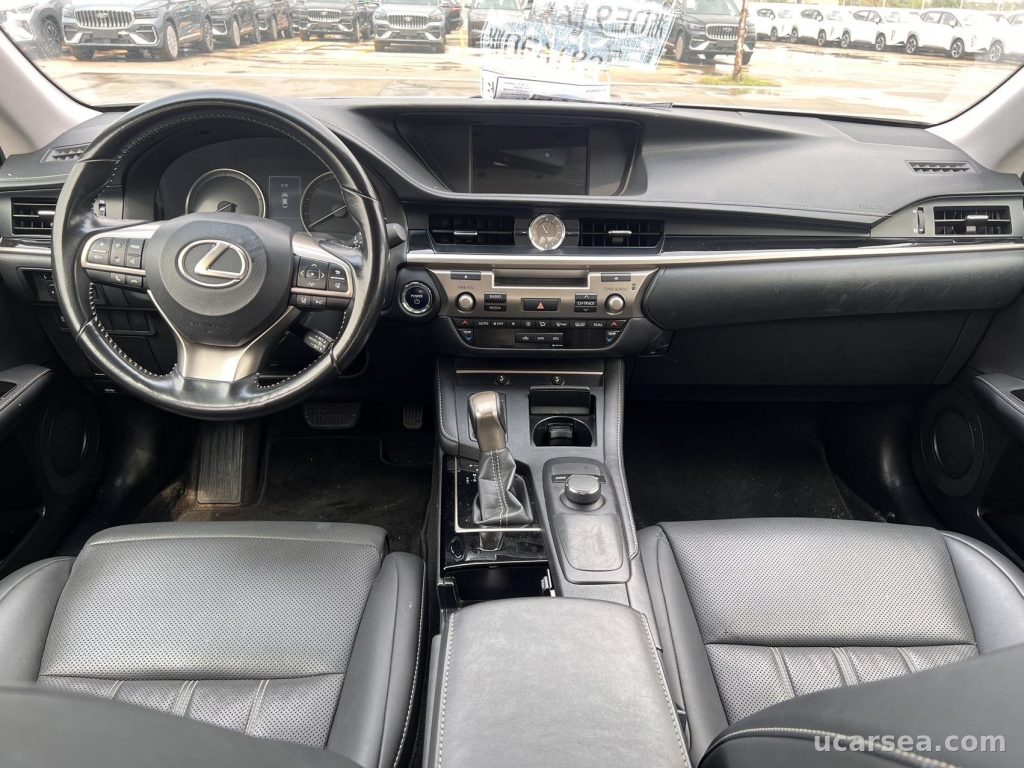 Lexus ES 2015 ES300h Comfort photo 4