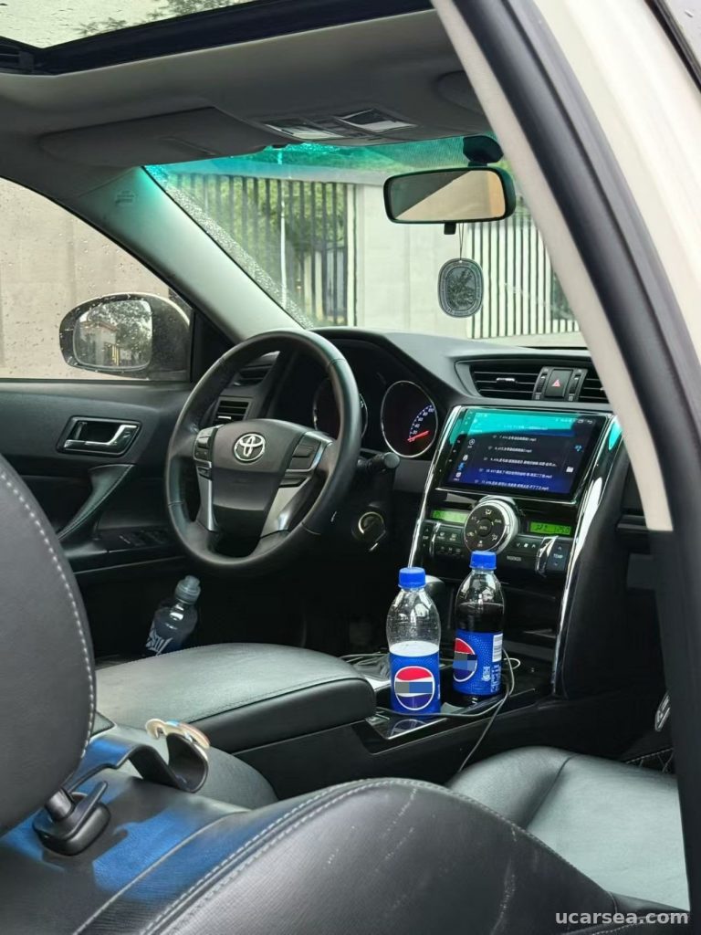 Toyota 2010 2.5V photo 4
