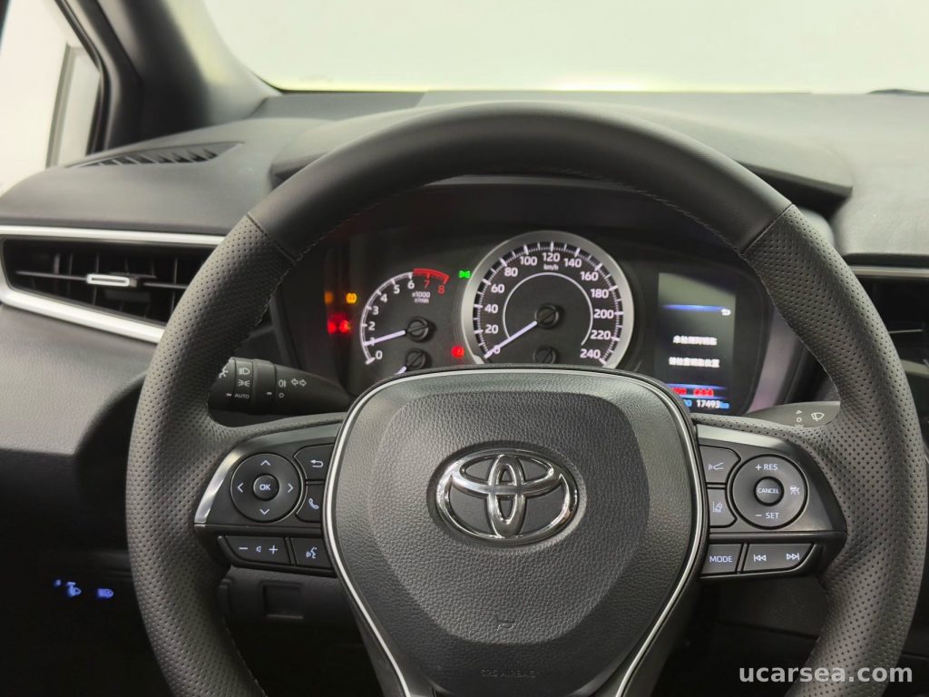 Toyota 2022 185T Luxury photo 6