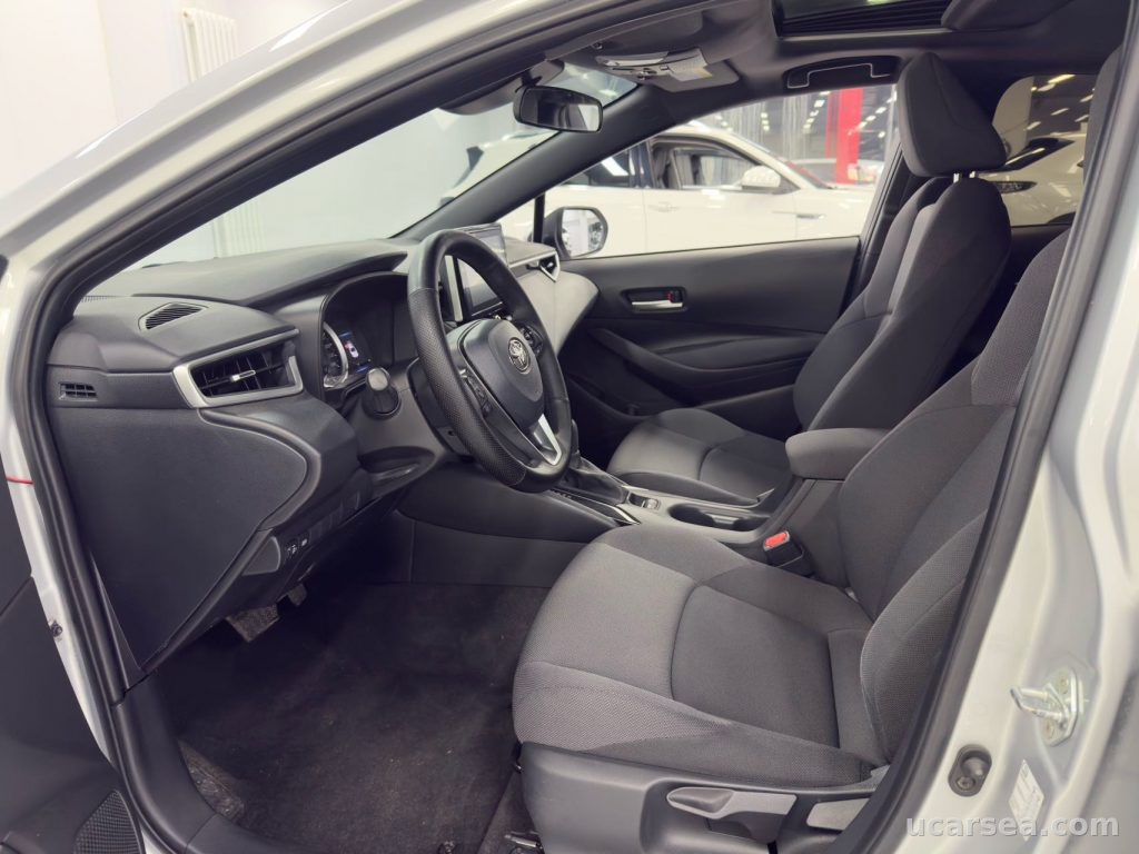 Toyota 2022 185T Luxury photo 7