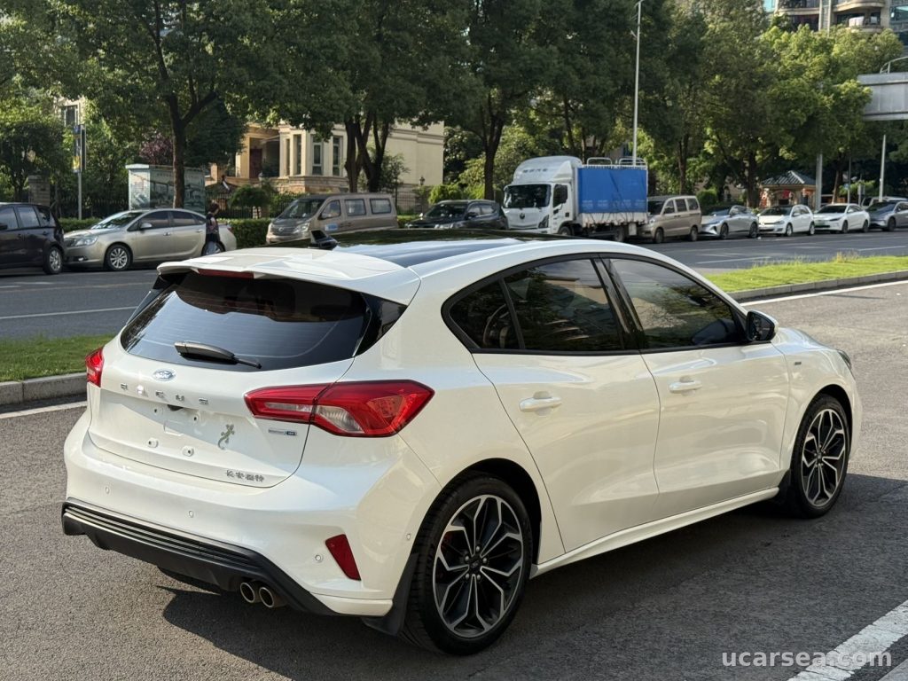 Ford 2020 EcoBoost 180 ST Line photo 3