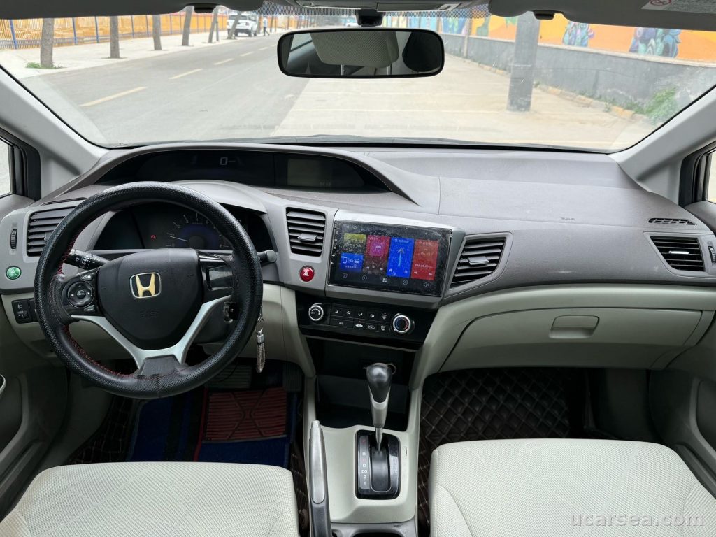 Honda Civic 2013 1.8 EXi photo 4