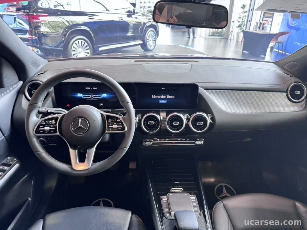 Mercedes-Benz GLA 2023 200 photo 3