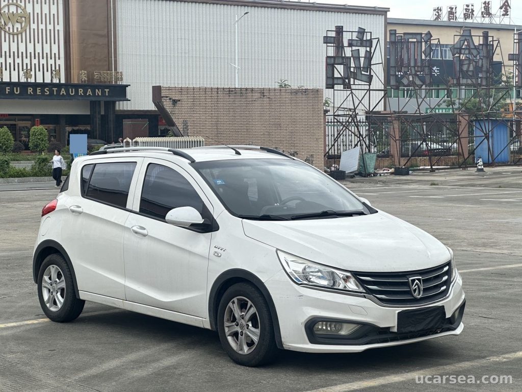 Baojun 310 2017 photo 2