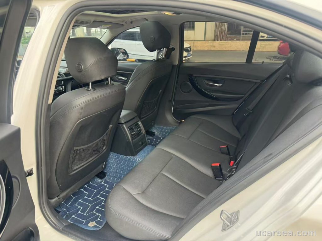 BMW 3 Series 2017 318i photo 8