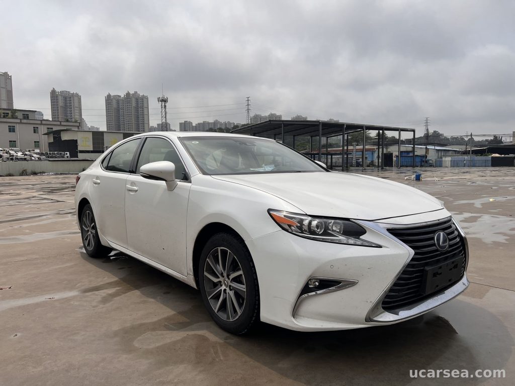 Lexus ES 2015 ES300h Comfort photo 1