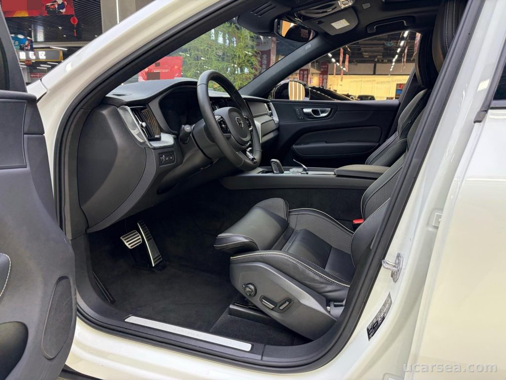 Volvo XC60 2021 XC60 PHEV T8 Sport photo 1