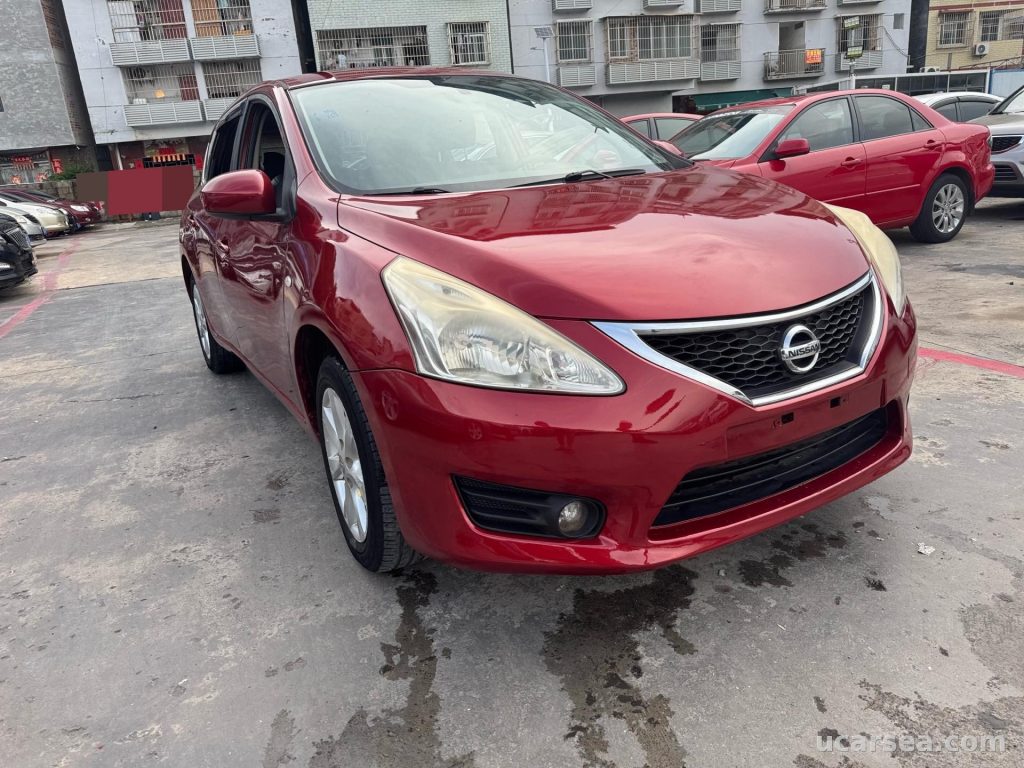 Nissan Tiida 2011 XE photo 2