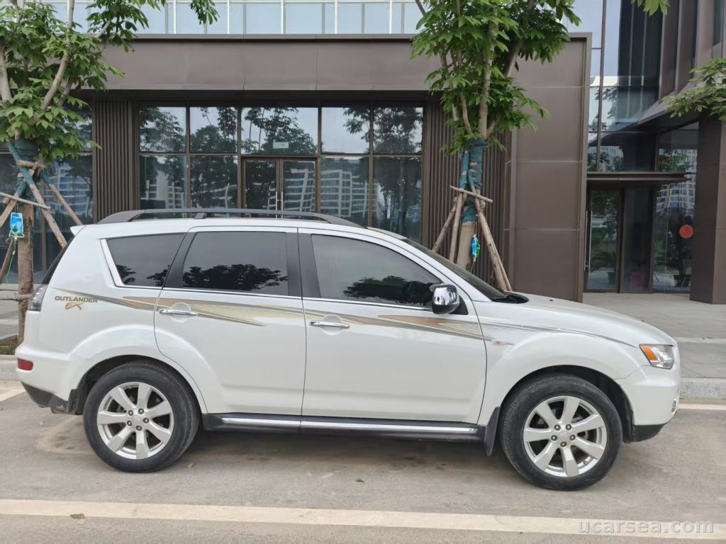 Mitsubishi 2012 EX photo 3