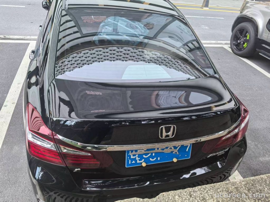 Honda 2016 Luxury photo 2