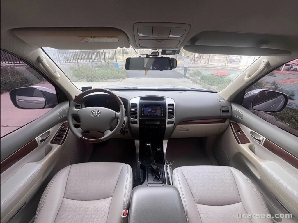 Toyota 2005 4WD photo 8