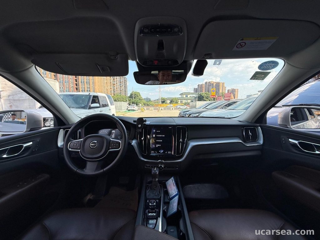 Volvo XC60 2019 T5 photo 5
