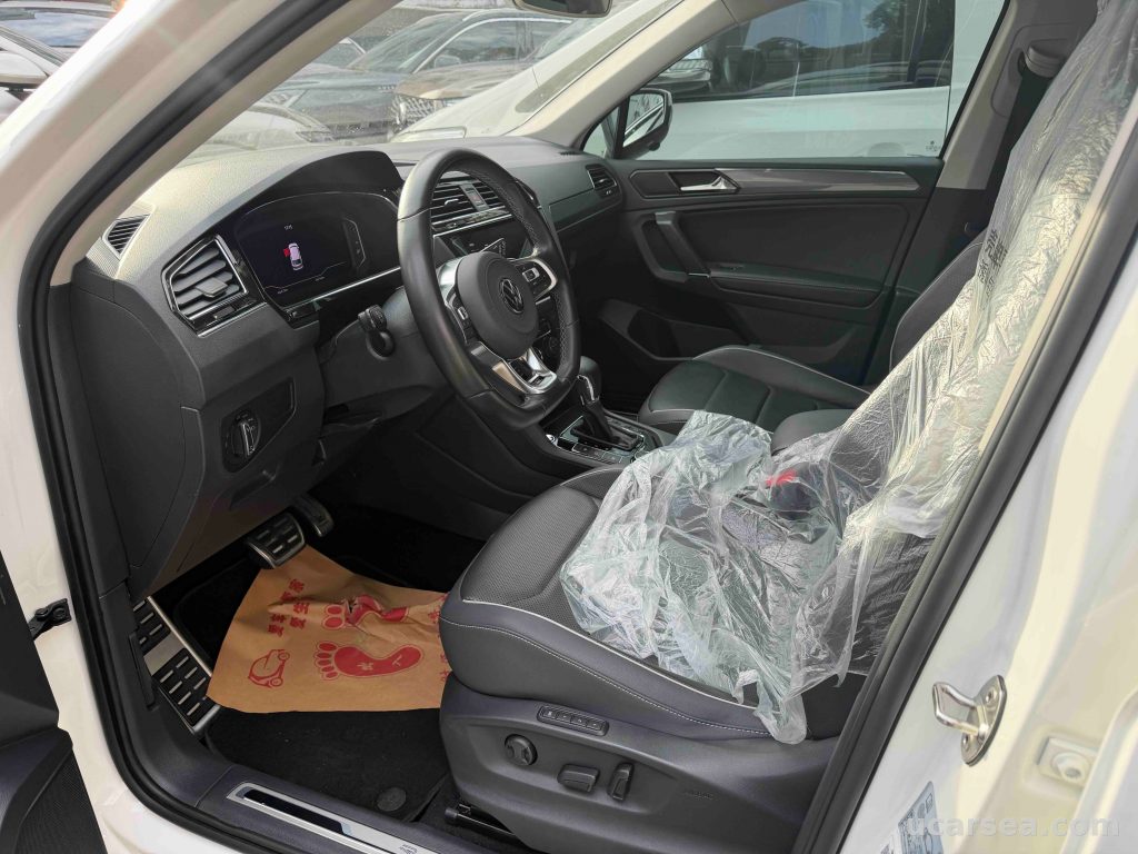 大众 途观 Tiguan 2021款 途观L 330TSI 自动两驱R-Line旗舰版 实拍图 2