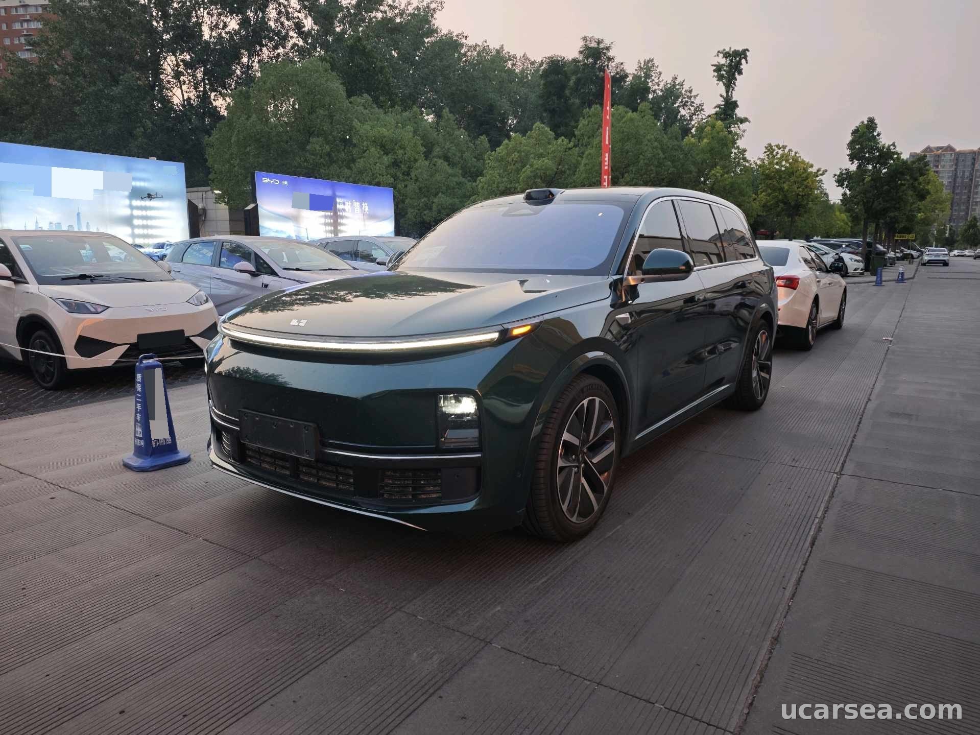 2022 理想 L9 2022款 1.5T Max版 自动挡
