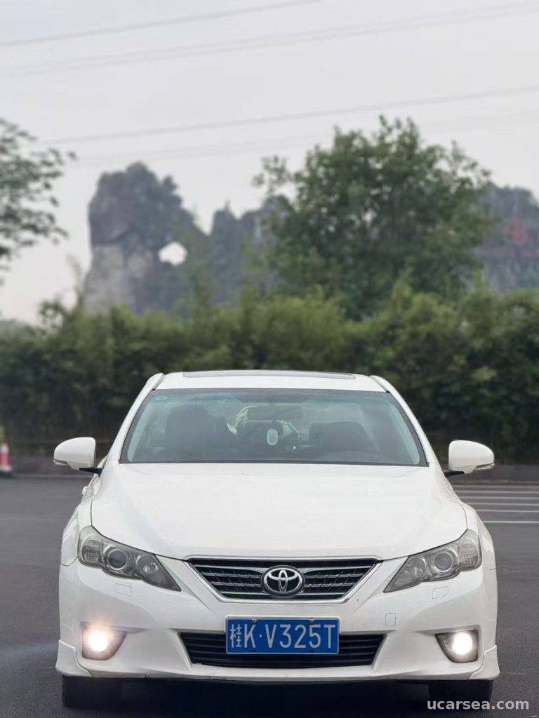 Toyota 2010 2.5V photo 1