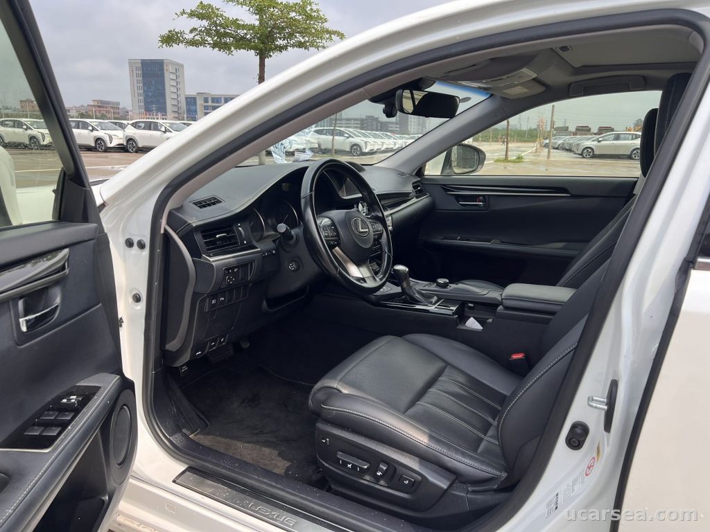 Lexus ES 2015 ES300h Comfort photo 3