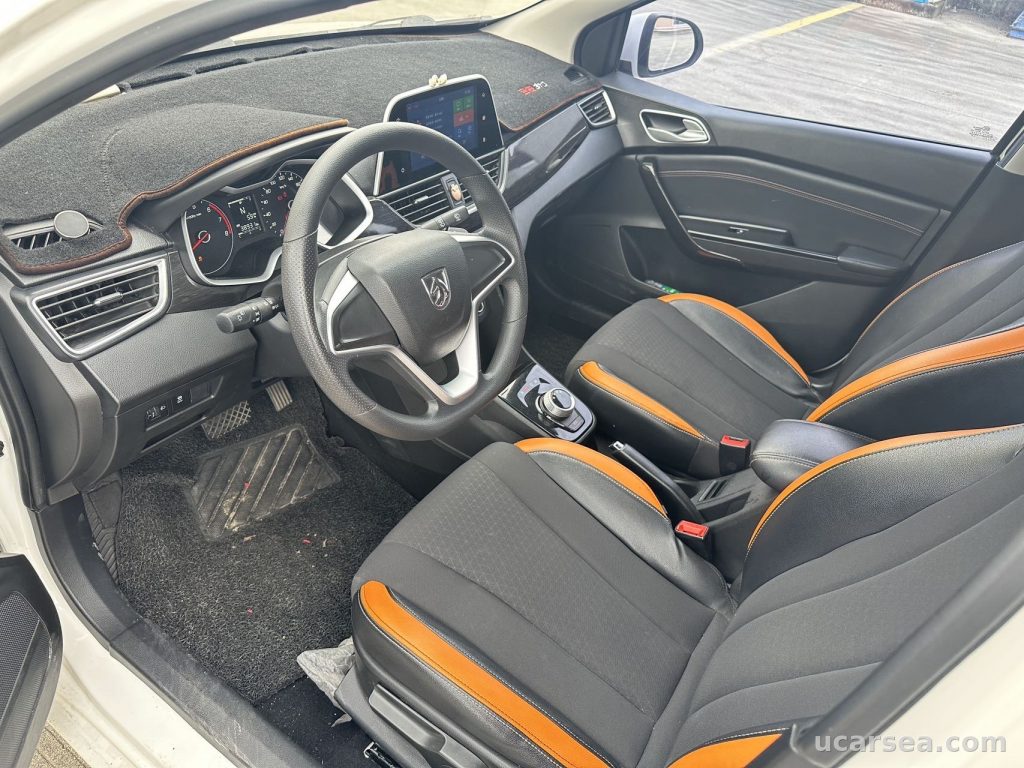 Baojun 310 2017 photo 8