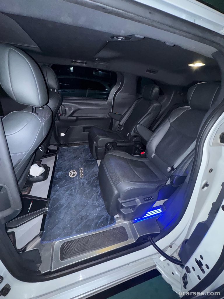 Toyota Sienna 2023 Premium photo 4