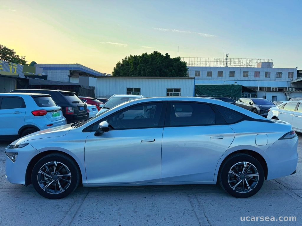 广汽埃安 Aion 2024款 S MAX 70 星意版 54.6kWh 自动挡 实拍图 2