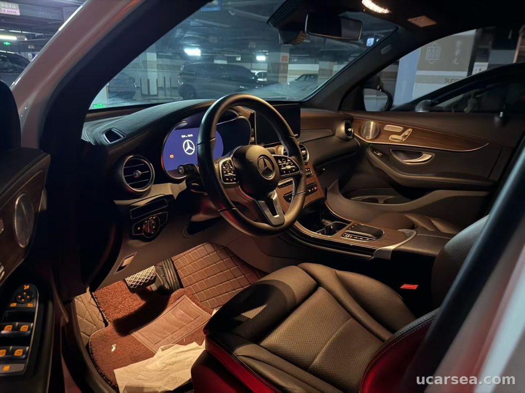 奔驰 GLC 2021款 300 4MIC 动感型 实拍图 1