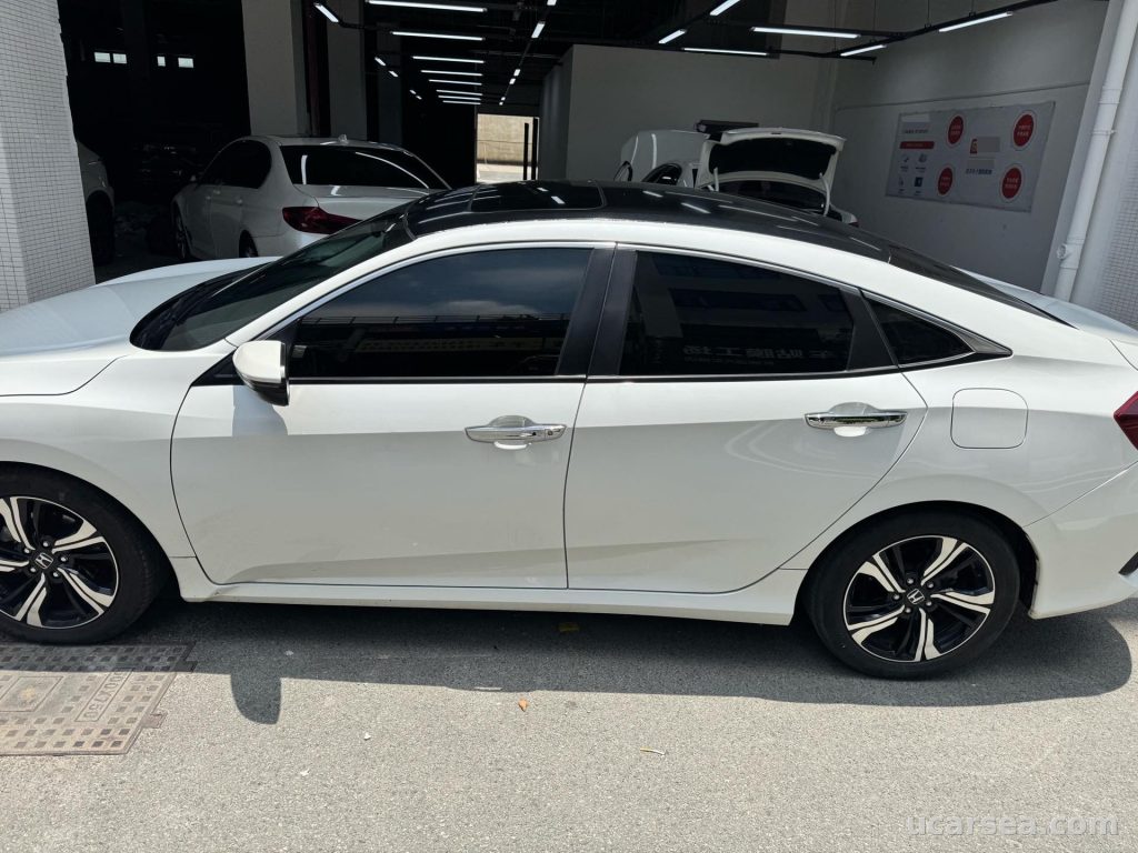 Honda Civic 2016 220TURBO Premium photo 7