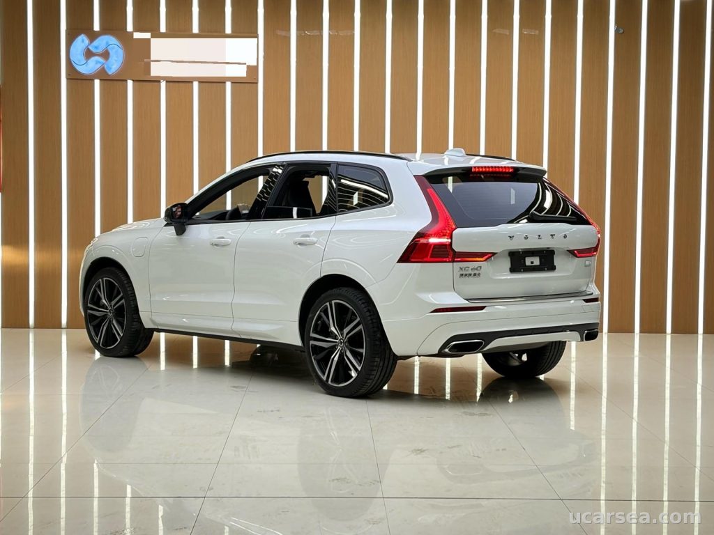 Volvo XC60 2021 XC60 PHEV T8 Sport photo 4