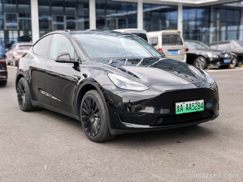 Tesla Model Y 2023 photo 2