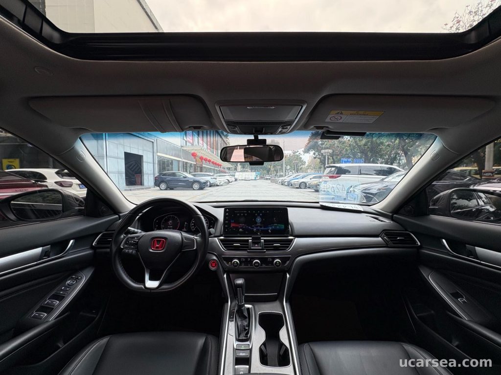 Honda Accord 2022 260TURBO Luxury photo 3
