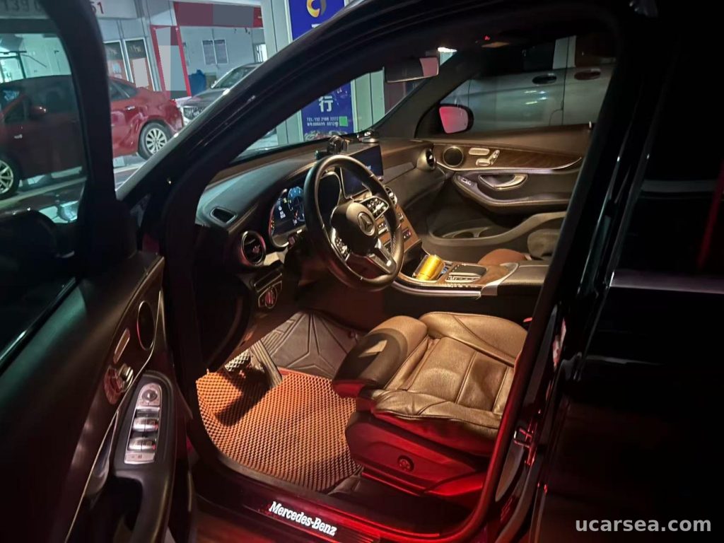 奔驰 GLC 2020款 300 4MIC 动感型 实拍图 2