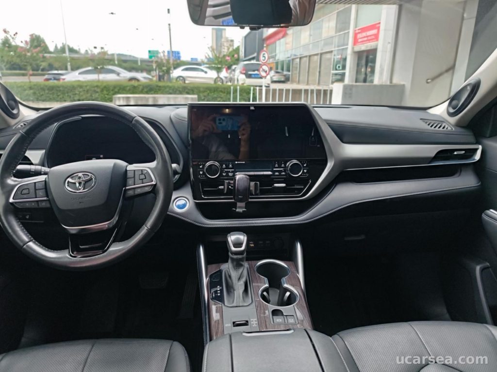 Toyota Highlander 2022 7 photo 3