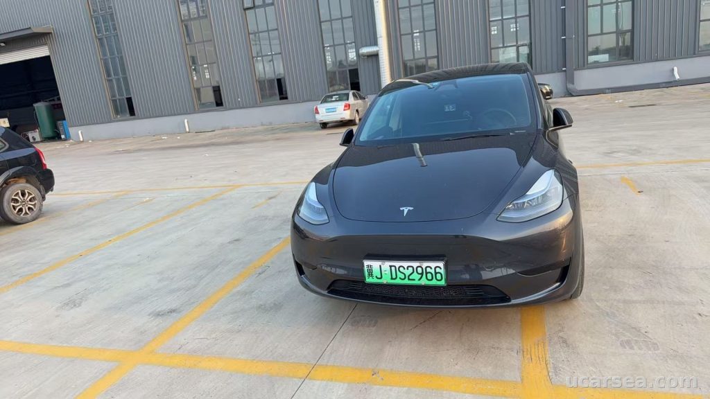 Tesla Model Y 2024 photo 2