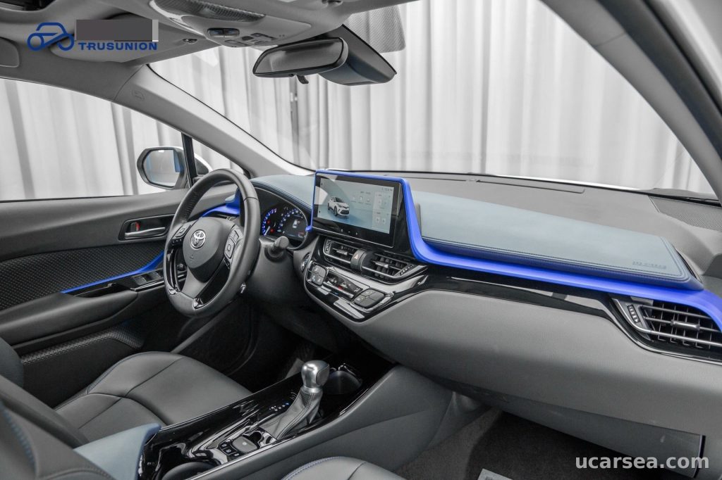 Toyota C-HR 2023 Luxury photo 7