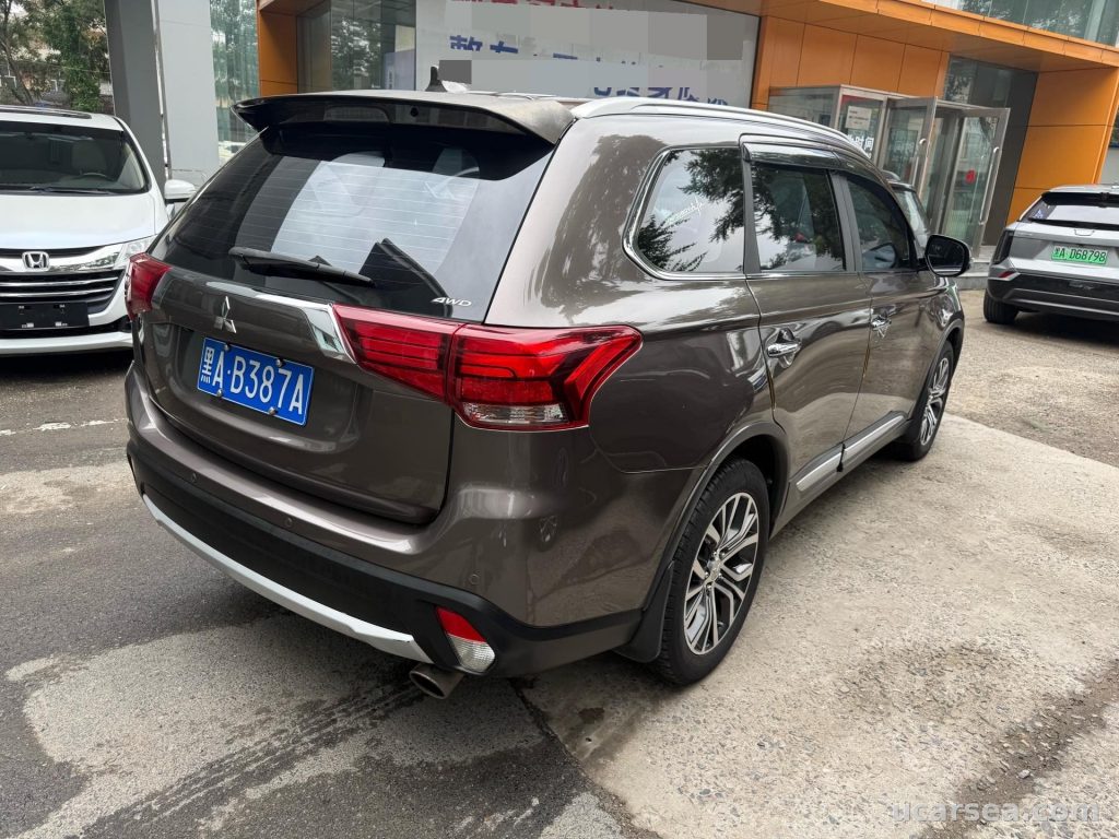Mitsubishi 2016 5 photo 6