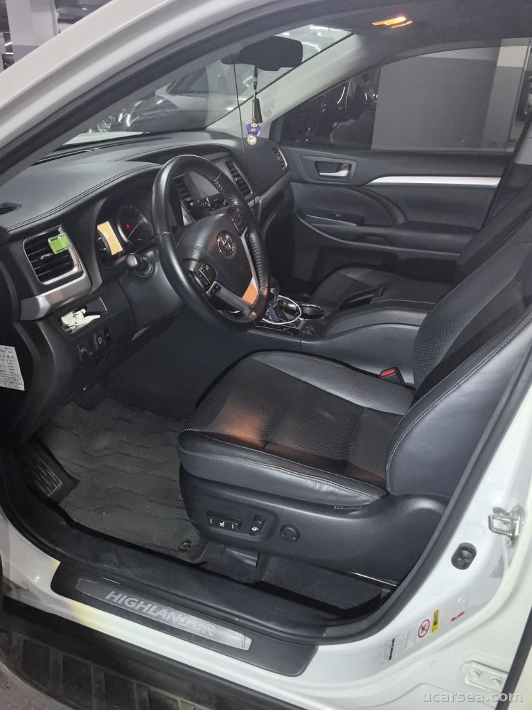 Toyota Highlander 2017 7 photo 4