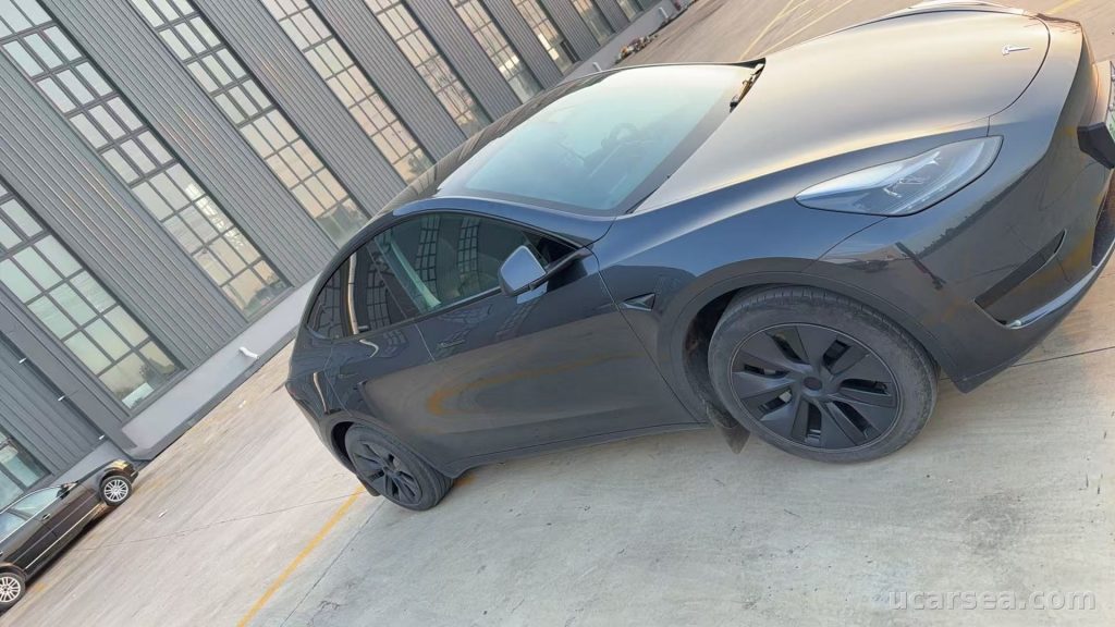 Tesla Model Y 2024 photo 1