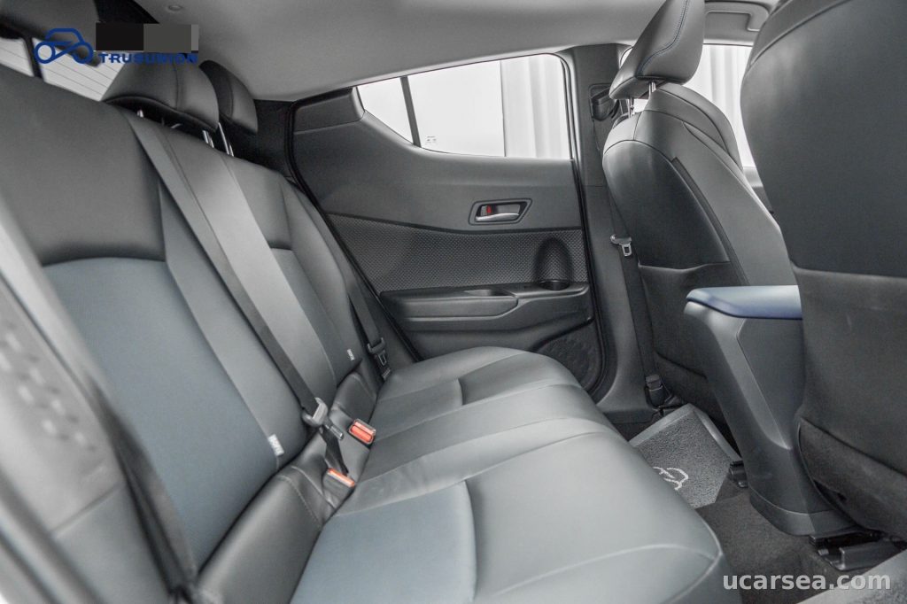 Toyota C-HR 2023 Luxury photo 9