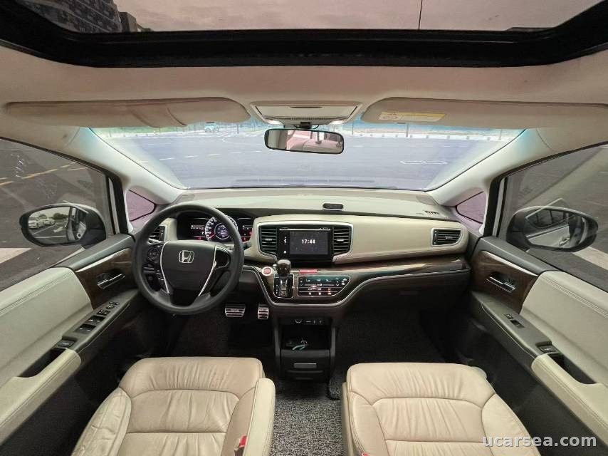 Honda Odyssey 2018 Luxury photo 6