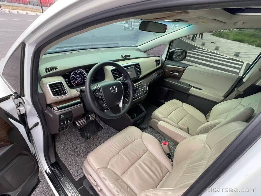 Honda Odyssey 2018 Luxury photo 4