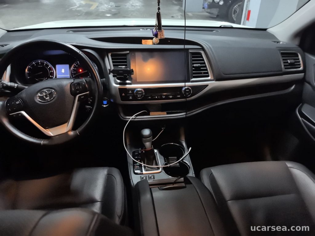 Toyota Highlander 2017 7 photo 6