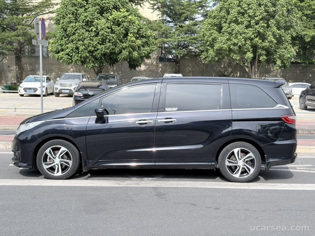 Honda Odyssey 2018 Luxury photo 2