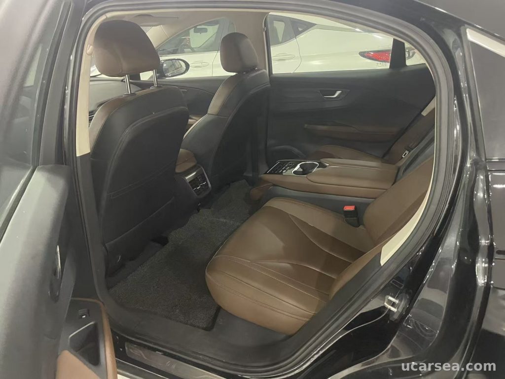 Hongqi E-QM5 2022 T3 4 photo 3