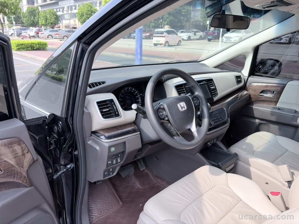 Honda Odyssey 2018 Luxury photo 8