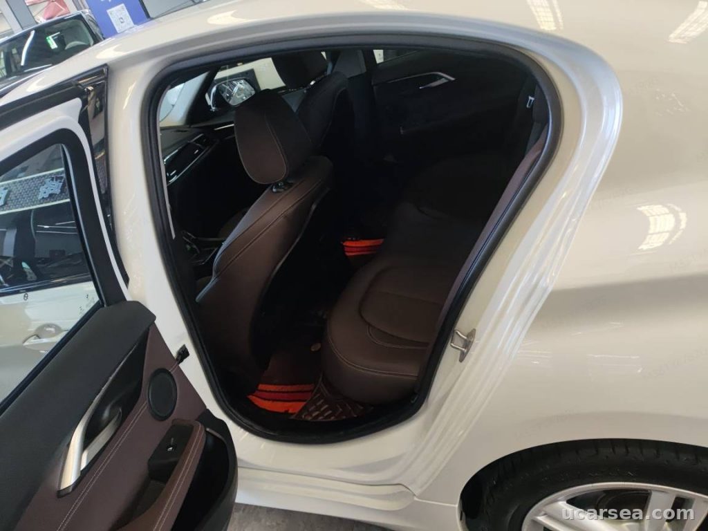 BMW 1 Series 2019 118i M photo 3