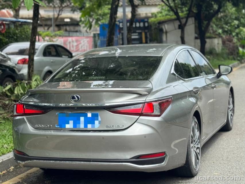 Lexus ES 2018 ES300h photo 5