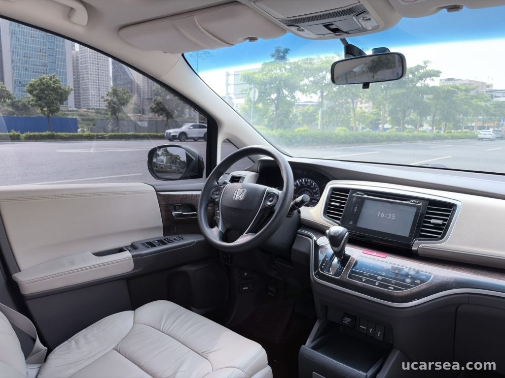 Honda Odyssey 2018 Luxury photo 5