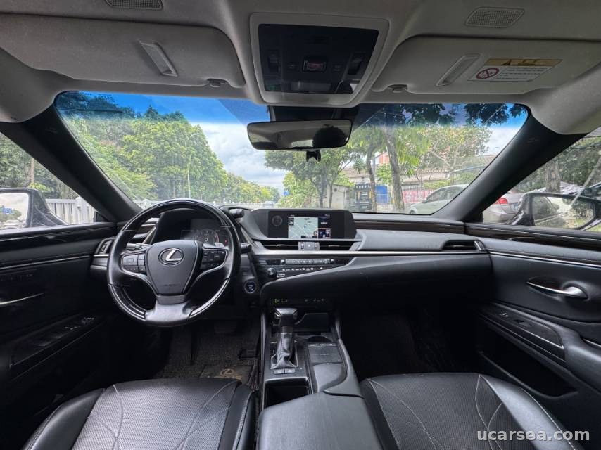 Lexus ES 2018 ES300h photo 3