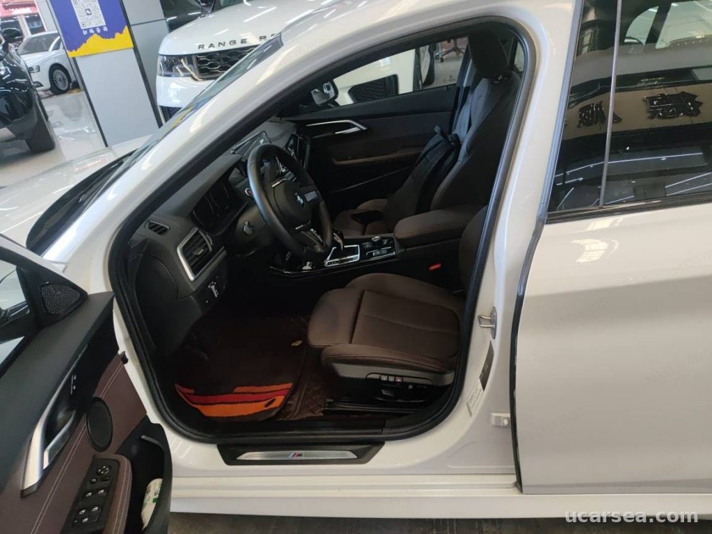 BMW 1 Series 2019 118i M photo 2